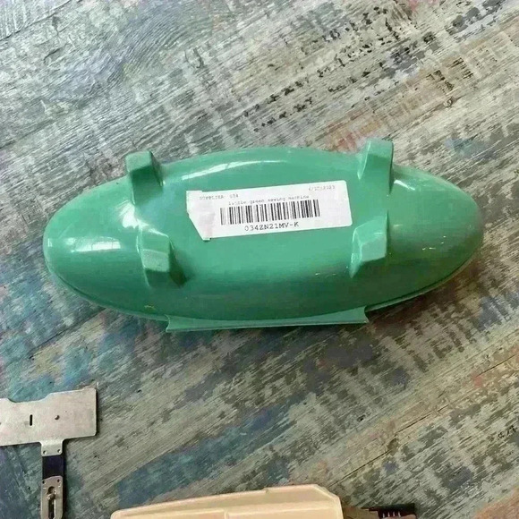 Vintage Singer Buttonholer, Jadite Green Case, Circa 1960’s, Vintage - Picture 10 of 12